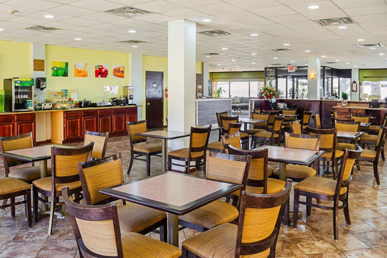 Quality Inn Biloxi Beach Экстерьер фото